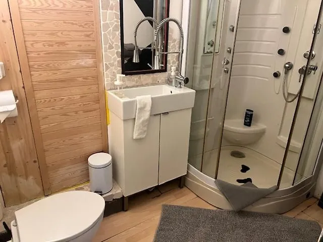 Pension Frosch Hostel Berlín Alemania